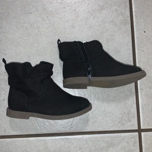 Toddler girls size 7 black booties